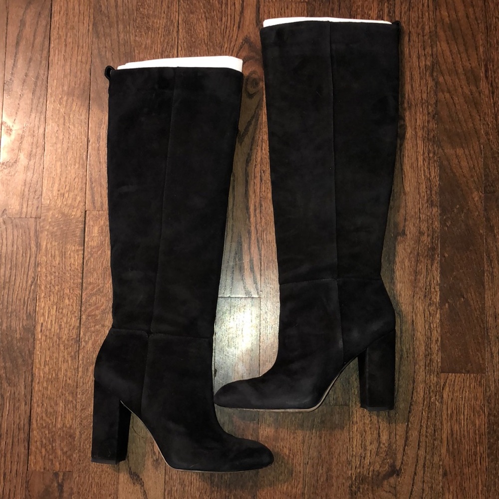 Suede boots